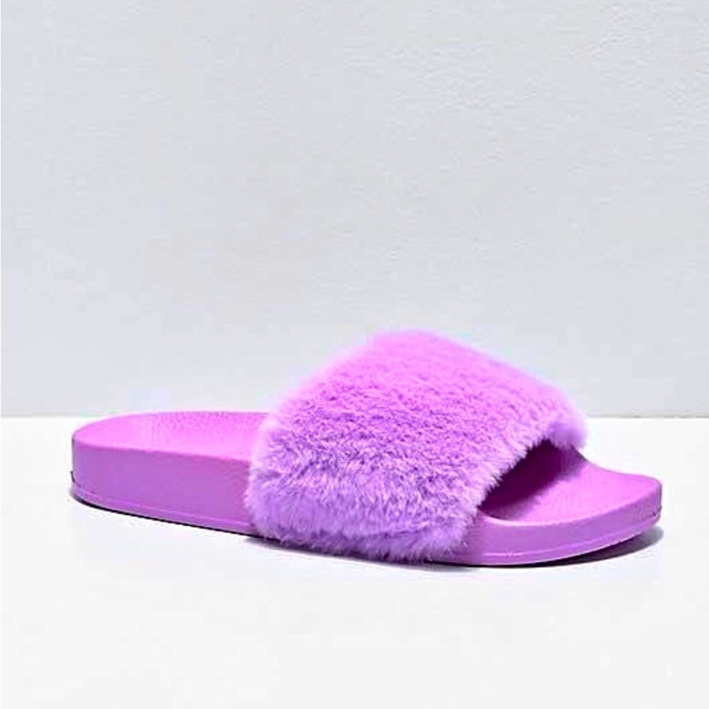 Trillium Women’s Lavender Purple Fur Slide Size 9